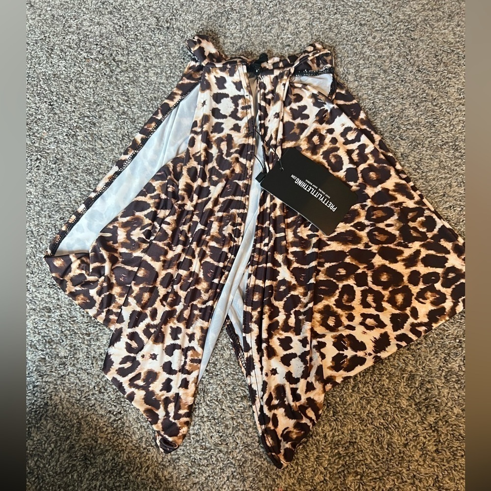 Pretty Little Thing Leopard Halter Wrap Open Back Crop Top Brown Black One Size - Picture 7 of 8